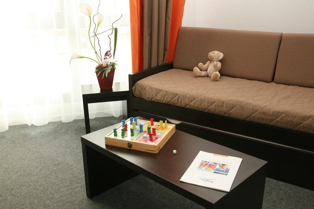 Nemea Appart Hotel Home Suite Nancy Centre Bagian luar foto