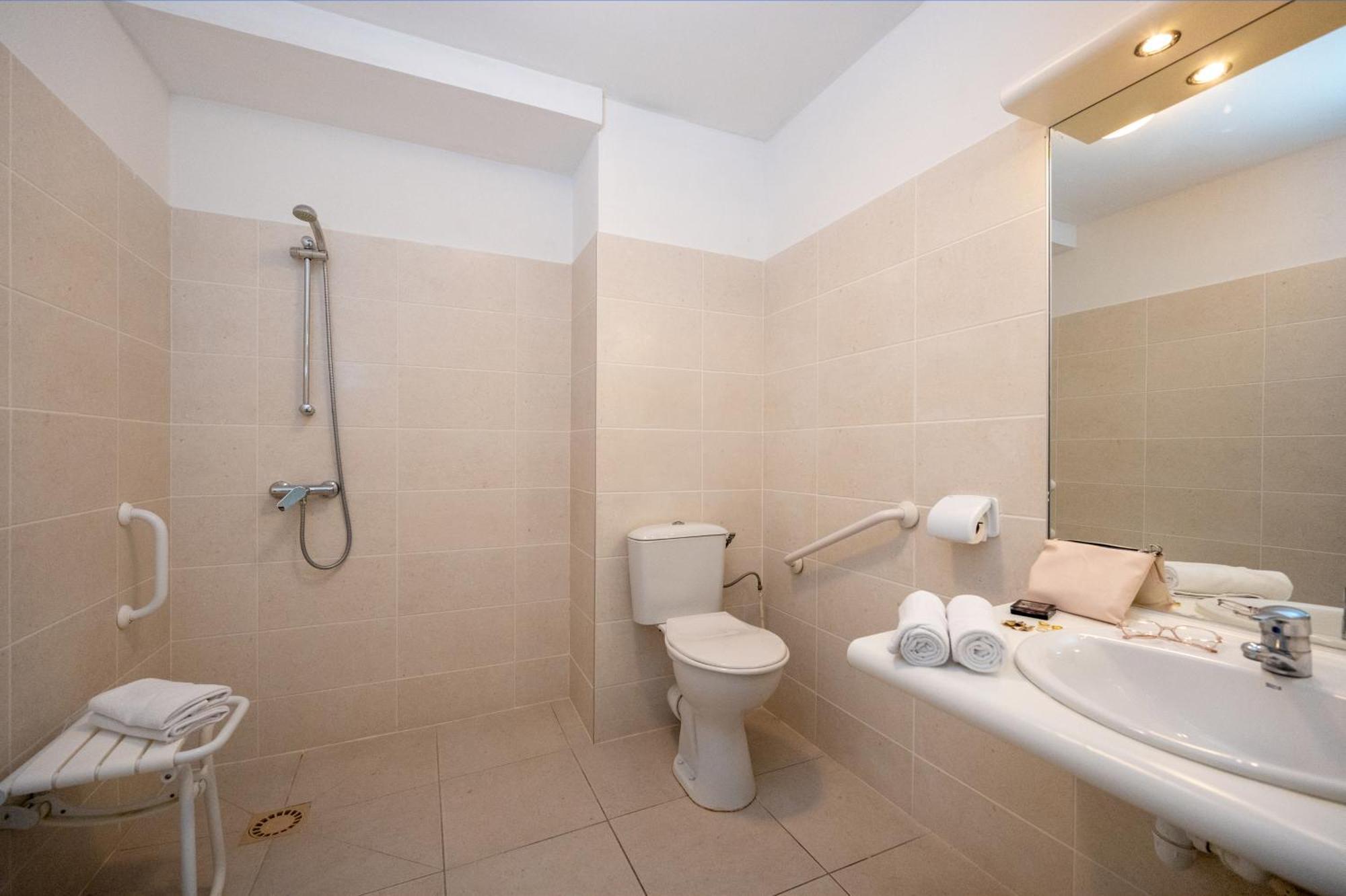 Nemea Appart Hotel Home Suite Nancy Centre Bagian luar foto