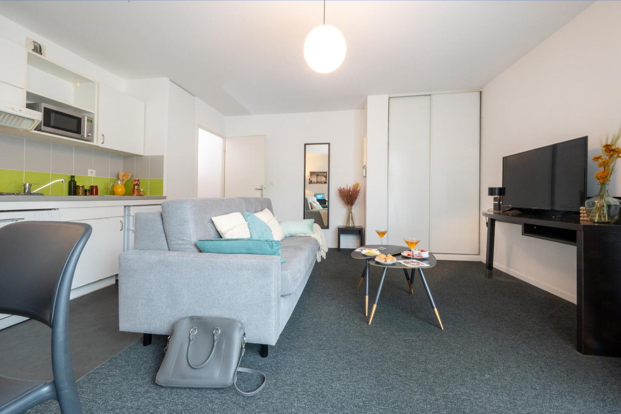 Nemea Appart Hotel Home Suite Nancy Centre Bagian luar foto