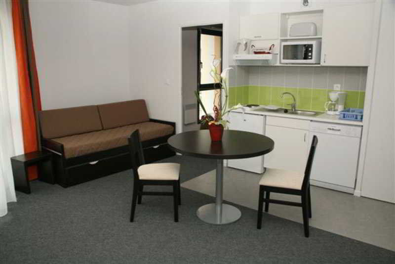 Nemea Appart Hotel Home Suite Nancy Centre Bagian luar foto