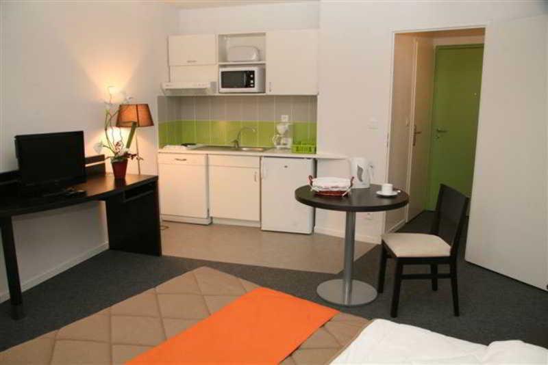 Nemea Appart Hotel Home Suite Nancy Centre Bagian luar foto